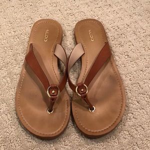 EUC Aldo Cognac and Gold Flip Flops Size 8